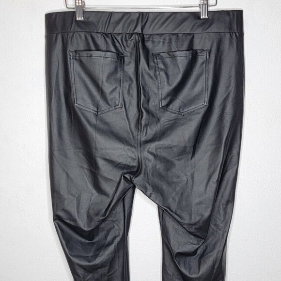 Torrid Size 2 / 2X Black Faux Leather Women's Pull‎ On Stretch Skinny Leggings - Picture 4 of 6